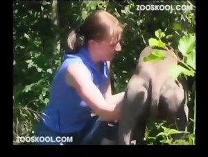 Woman Submissive to her Dog - Zooskool