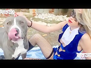 Momento intimo con Ramona e il suo compagno canino