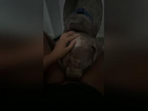 Hund leckt Muschi intensiv