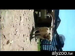 Sfruttamento canino: video porno di zoofilia estrema
