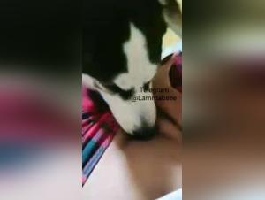 Dark Desires: Adolescente latina explota su llamada de perrito