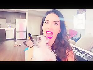 Elisa Jordana und ihr Hund: eine leidenschaftliche Begegnung